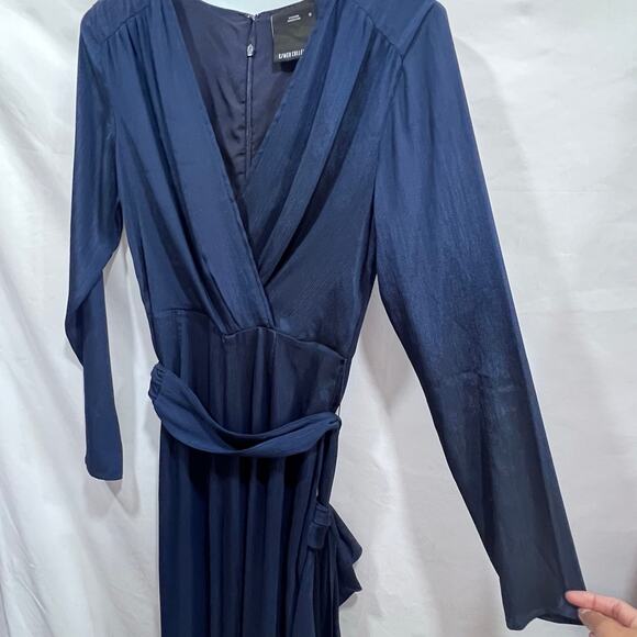 C/MEO COLLECTIVE Blue V-Neck Satin Tie Wide Leg Jumpsuit Romper women's M - Picture 4 of 8